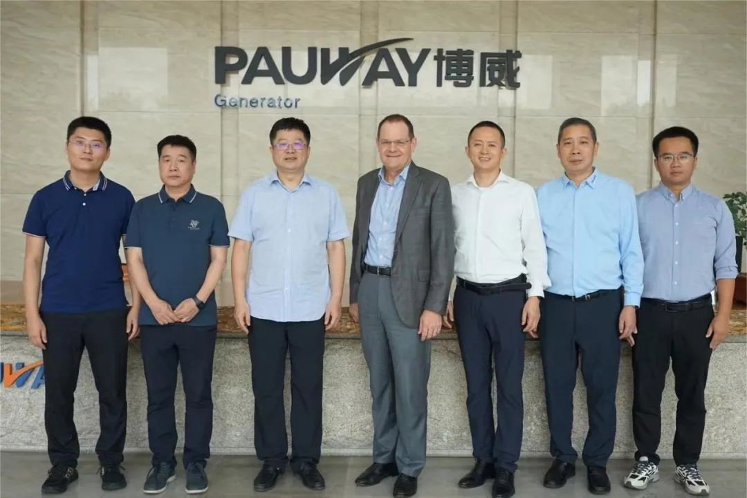 Mr., Global General Manager of MWM Tim Scott Visits PAUWAYi Energy